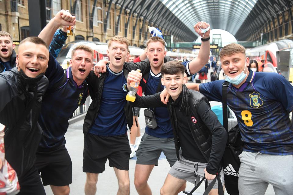 Scottish fans arriving at Kings Cross station on Friday morning (Jeremy Selwyn)