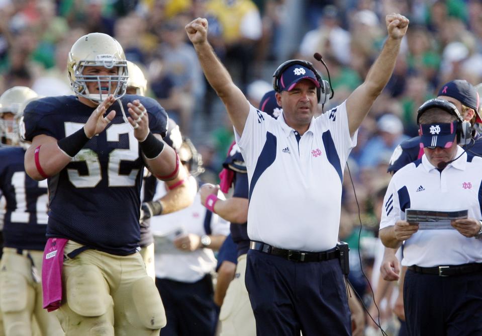 Mike Denbrock will reportedly rejoin Notre Dame football as its new offensive coordinator. It will be Denbrock's third stint in South Bend