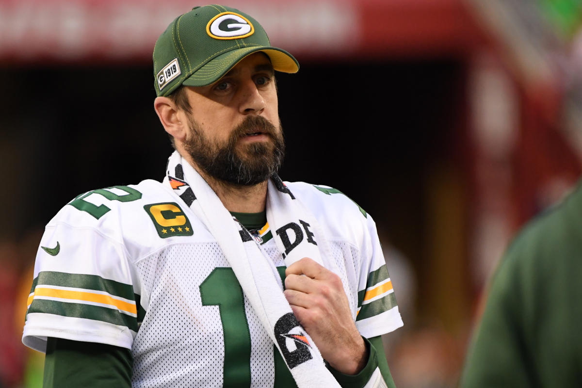 Yahoo Sports on X: Should Aaron Rodgers trade his Green Bay jersey for the  Steelers' black and gold next season? @CharlesRobinson explains why that  could happen ➡️   / X