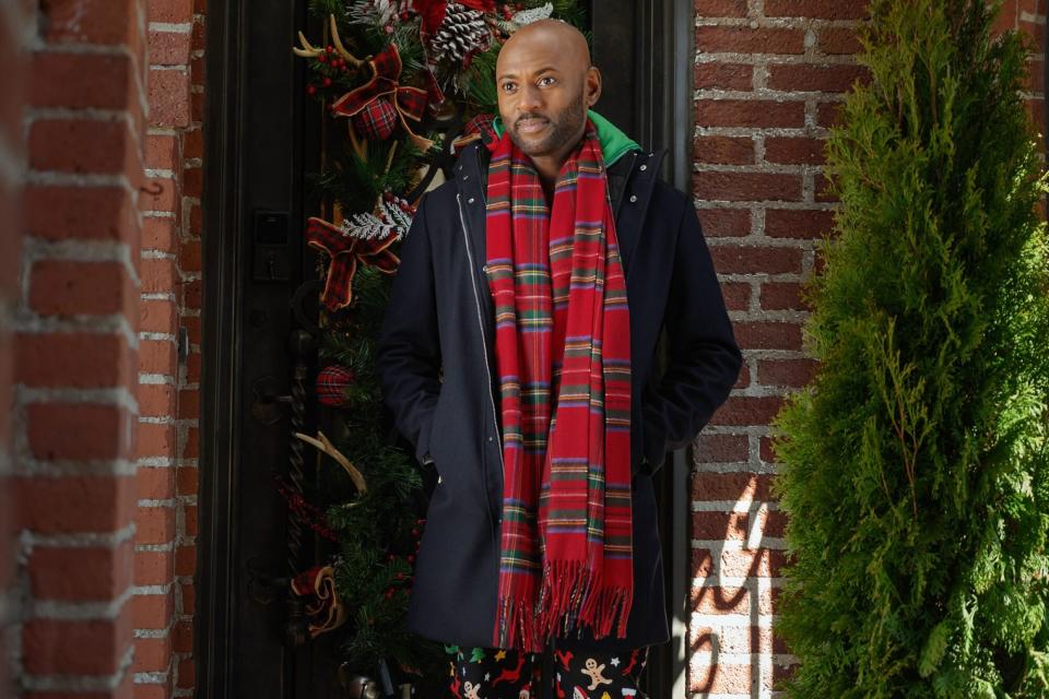 AIK_3184.NEF Romany Malco in Holiday Rushcredit Netflix