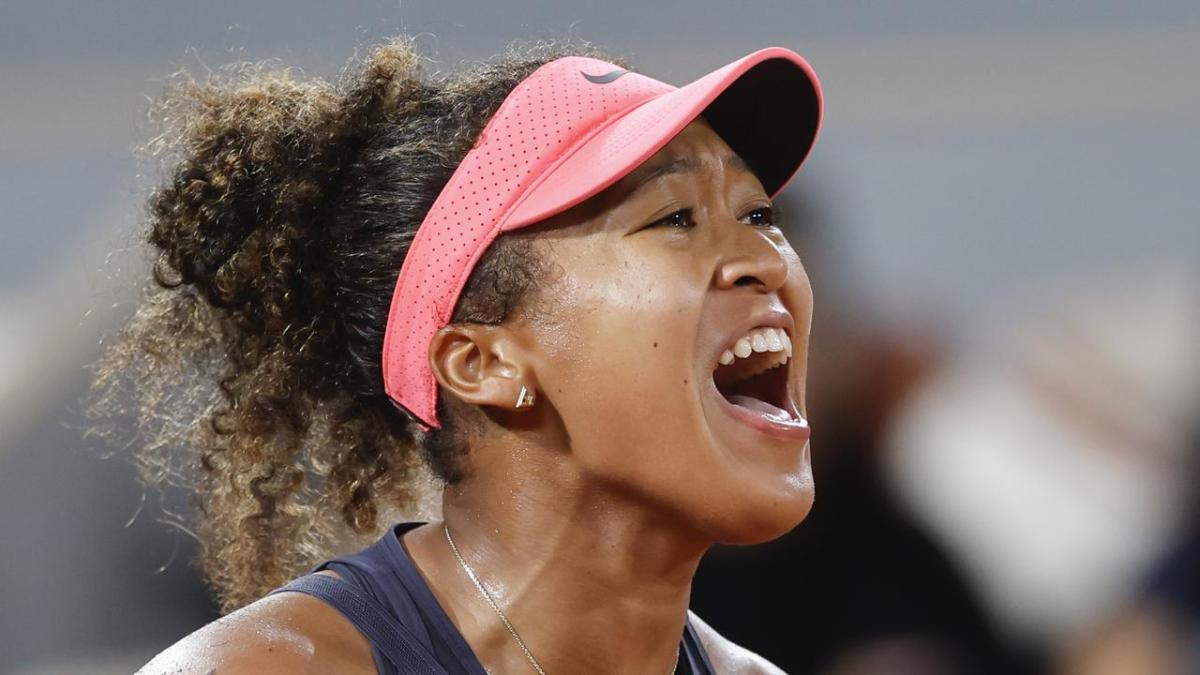 Swiatek survives French Open blitz by sensational Osaka