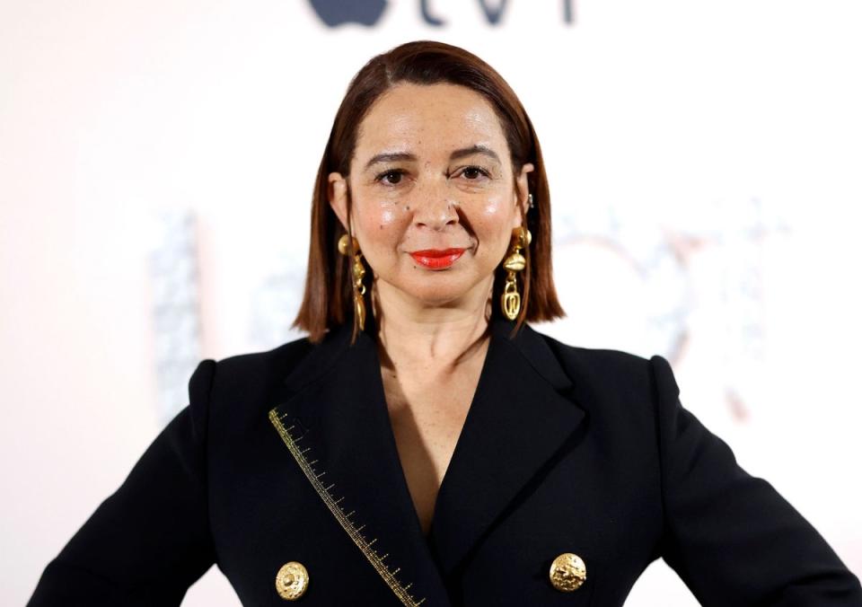 Maya Rudolph attends the Los Angeles photo call for Apple TV+ series “Loot” season 2 (Getty Images)