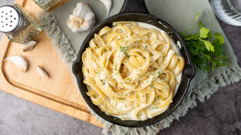 fettuccine alfredo cast iron pan