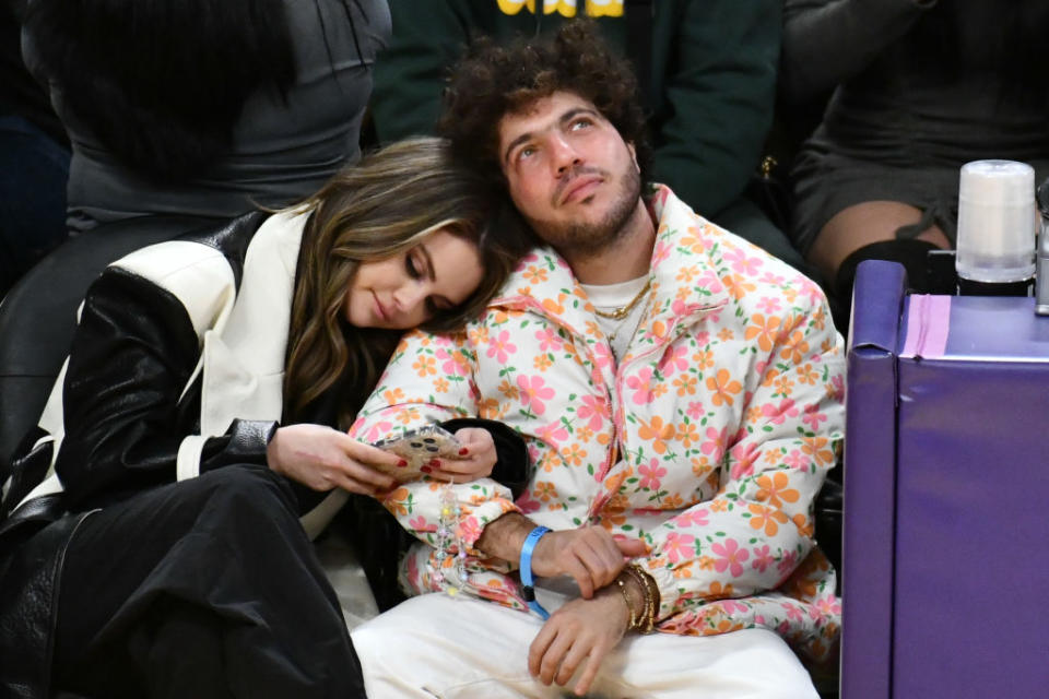 LOS ANGELES, CALIFORNIA - JANUARY 03: Selena Gomez and Benny Blanco attend a basketball game between the Los Angeles Lakers and the Miami Heat at Crypto.com Arena on January 03, 2024 in Los Angeles, California. NOTE TO USER: User expressly acknowledges and agrees that, by downloading and or using this photograph, User is consenting to the terms and conditions of the Getty Images License Agreement. (Photo by Allen Berezovsky/Getty Images)