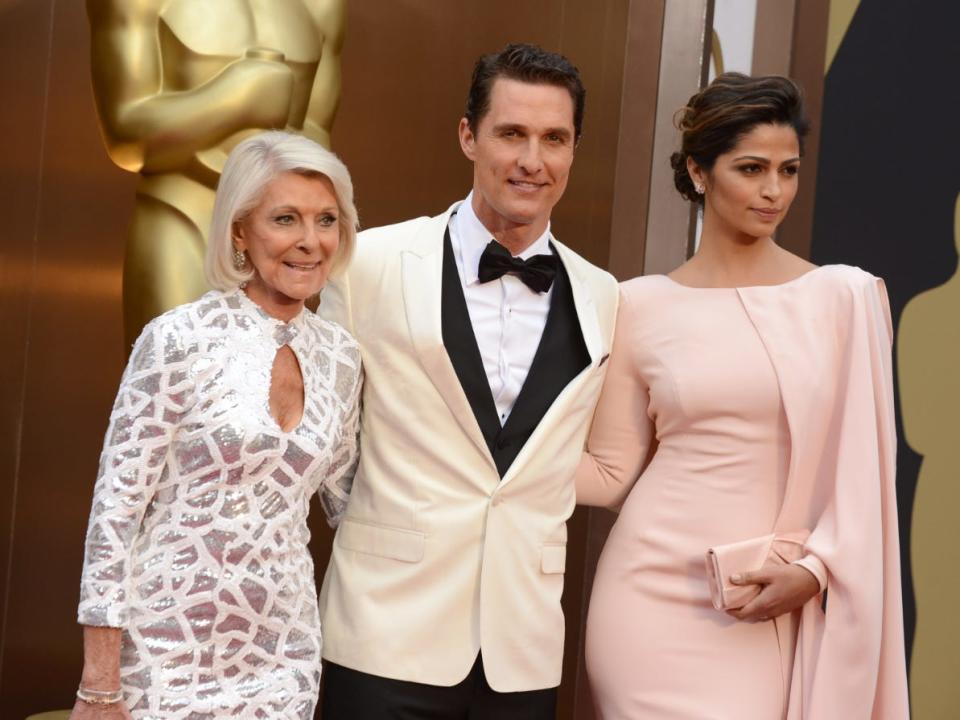 Matthew McConaughey with his wife Camila Alves and mother at the Oscars in 2014.