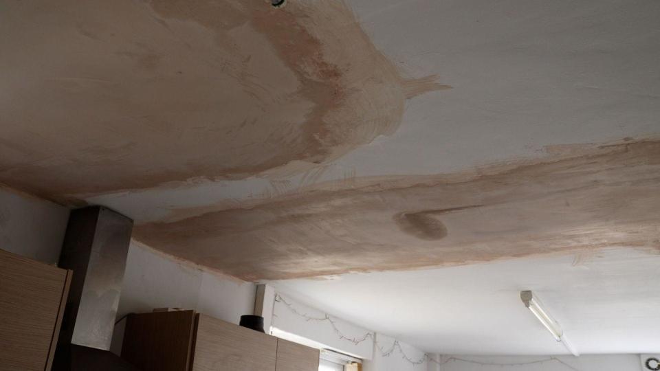 plastering in Elin's house appearing an entirely different colour and texture to the ceiling around it