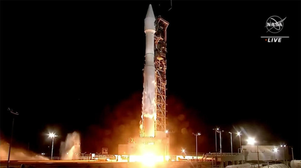 A United Launch Alliance Atlas 5 rocket, carrying a high-power weather satellite and an experimental re-entry vehicle, thunders to life at Vandenberg Space Force Base. It was the final Atlas 5 to be launched from the California base as ULA transitions to new Vulcan rockets. / Credit: NASA