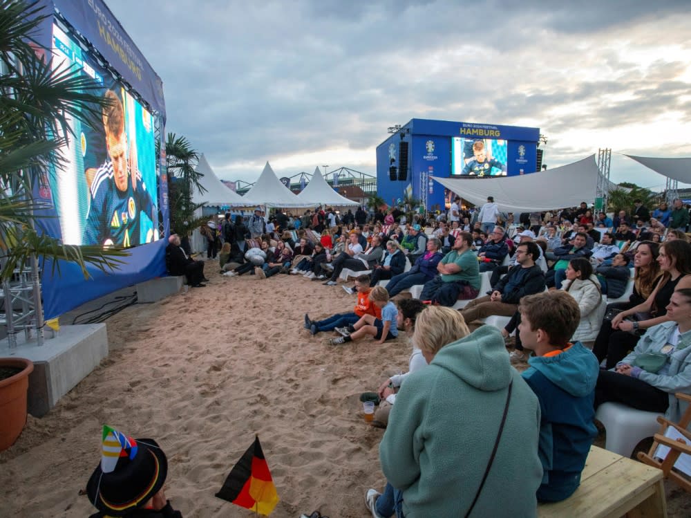 Die Fan Zone in Hamburg bleibt am Samstag geschlossen (IMAGO/Markus Matzel)