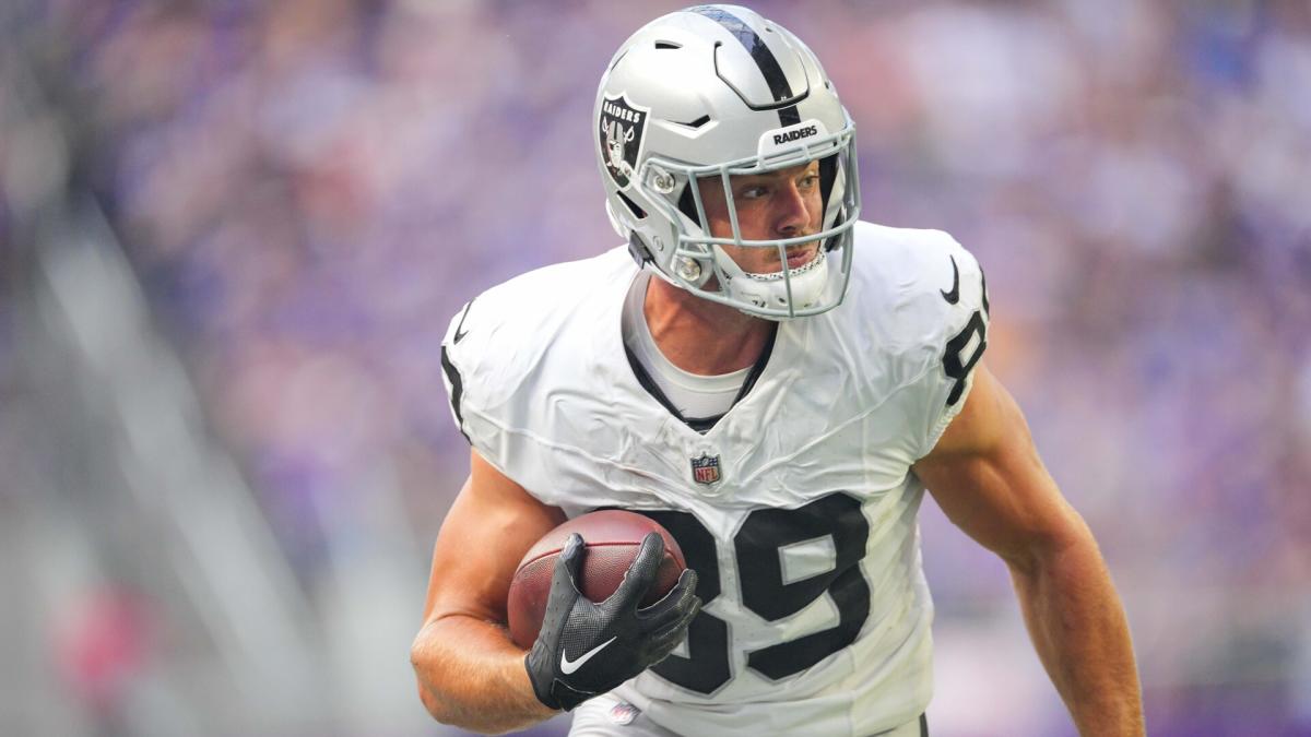 Stock Up, Stock Down: Brock Bowers quickly becoming the best TE option in fantasy