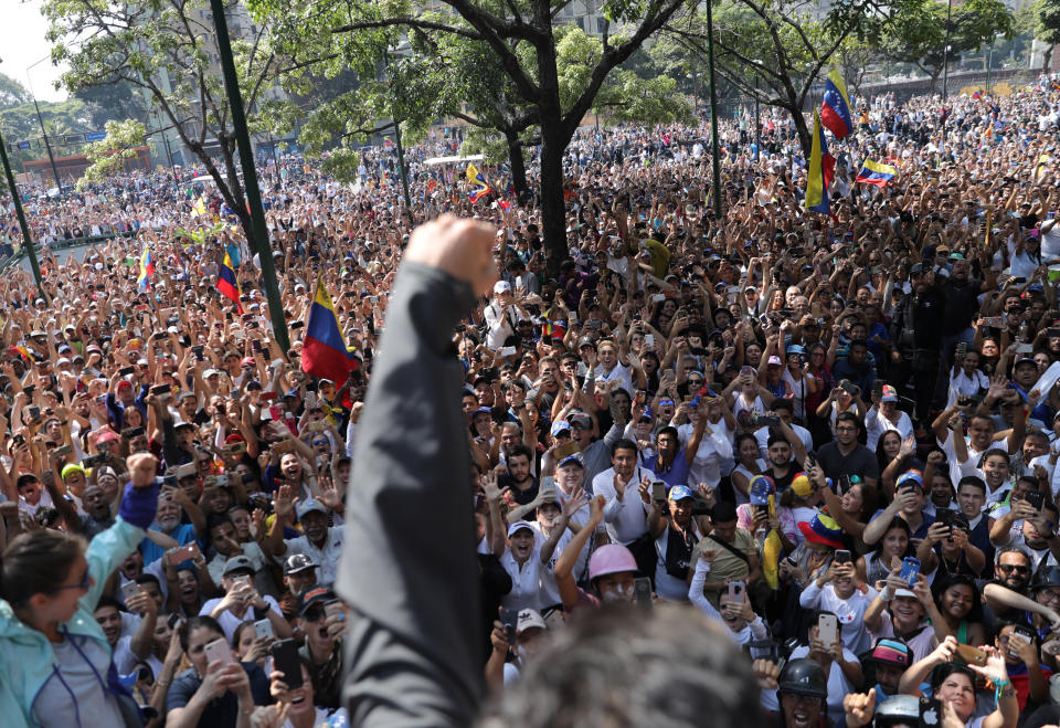 Venezuelan opposition leader Leopoldo Lopez raises his fist to the crowd of supporters in Caracas, Venezuela April 30, 2019. (Photo: Manaure Quintero/Reuters)