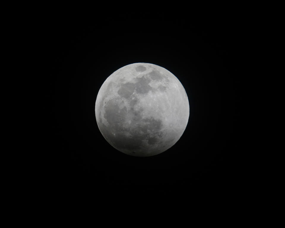 Der Mond mit seinem charakteristischen “Gesicht”. (Bild: AP Photo)