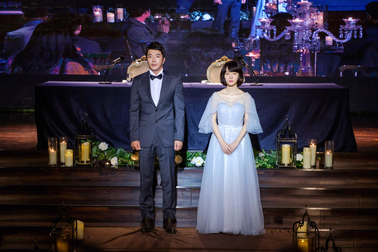 Kwon Sang-woo and Lee Jung-hyun in "Love, Again". (Photo: mm2 Entertainment)