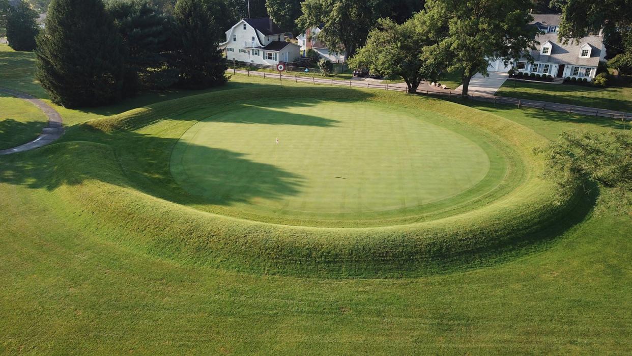 <p>This photo made on July 30, 2019 shows a 155 ft. diameter circular enclosure around hole number 3 at Moundbuilders Country Club at the Octagon Earthworks in Newark, Ohio.</p> (Doral Chenoweth III/The Columbus Dispatch via AP,)