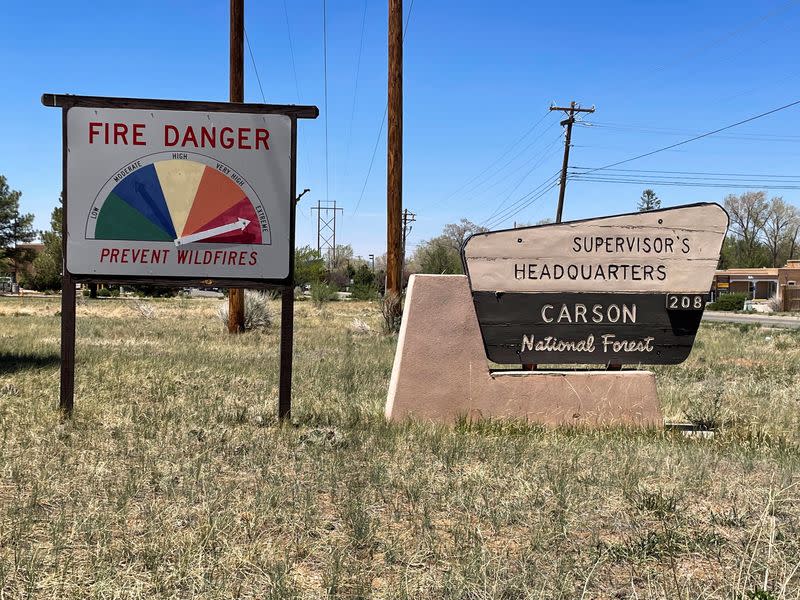 ‘No good place to stop it’: More villages flee New Mexico wildfire