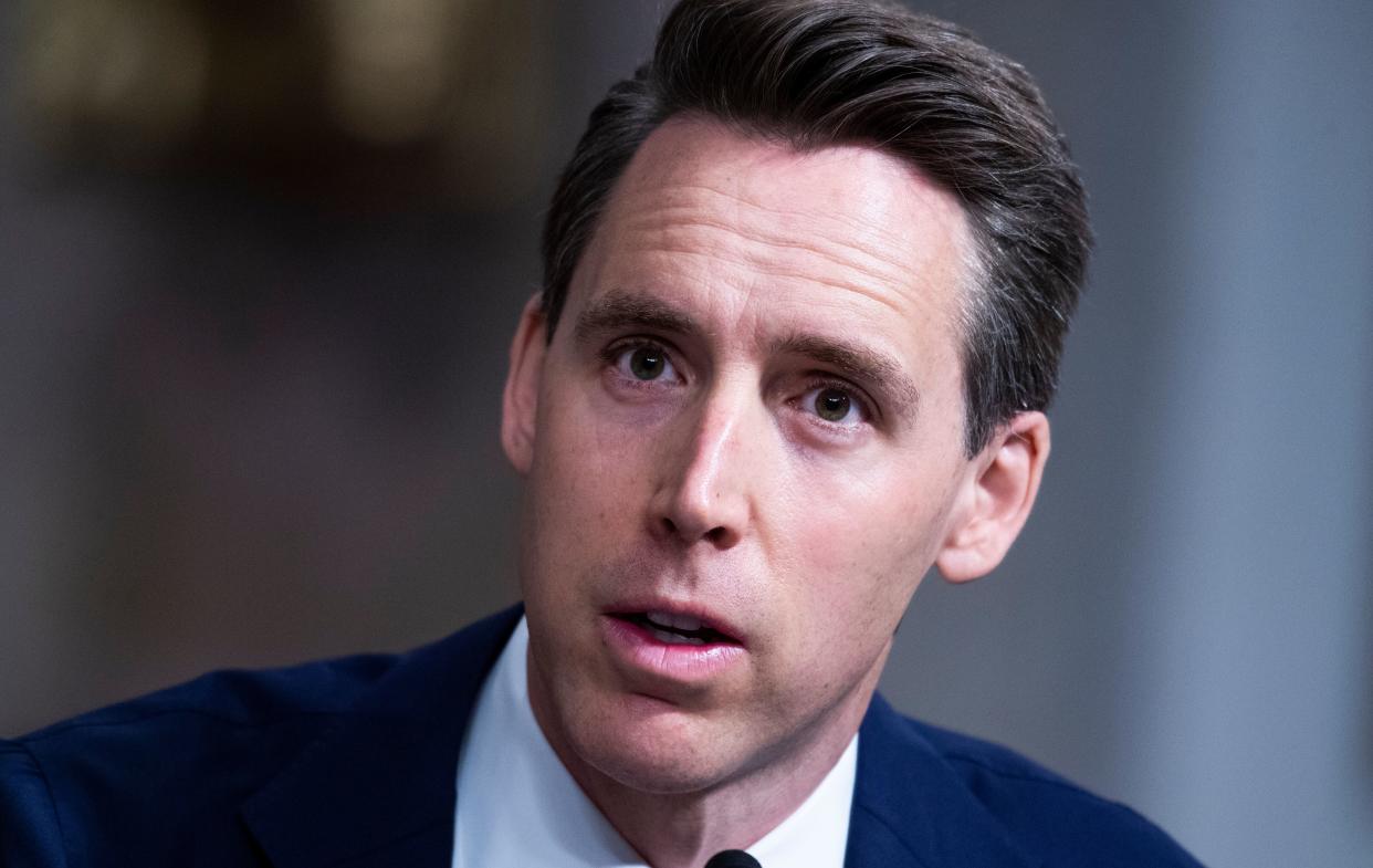 Sen. Josh Hawley (R-Mo.) said he has no regrets about raising his fist in solidarity with the mob that invaded the U.S. Capitol on Jan. 6.  (Photo: Tom Williams/Getty Images)