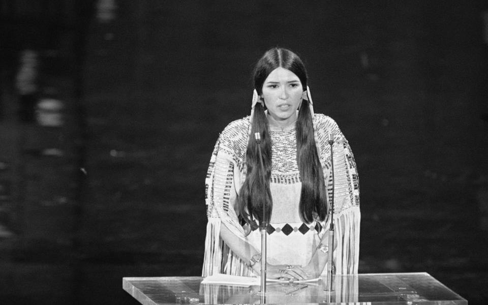 Sacheen Littlefeather collecting Marlon Brando's Oscar