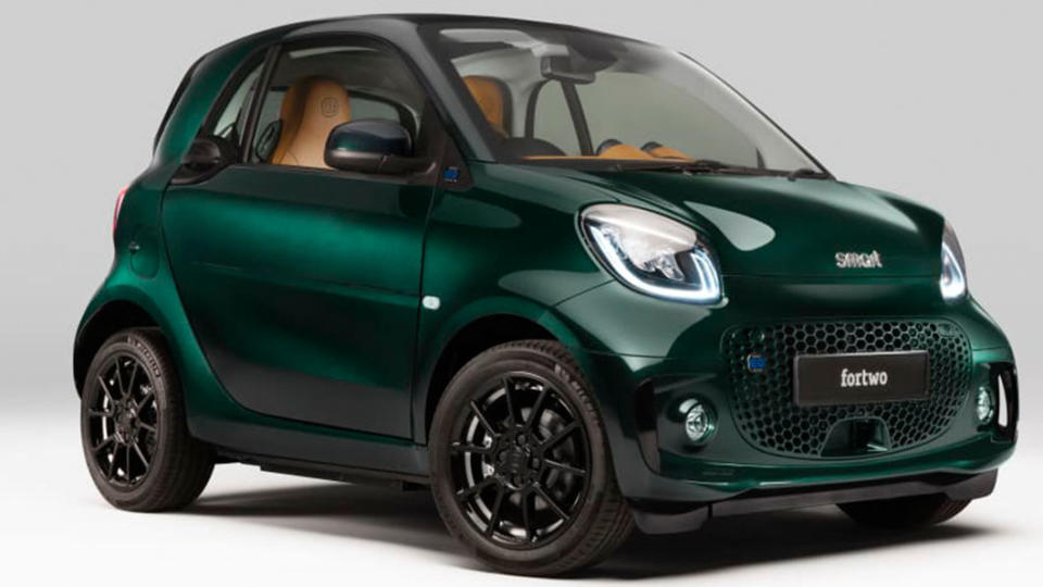 Smart EQ Fortwo推出賽車綠版本，內裝換上滿滿的Brabus套件。（圖片來源/ Smart）