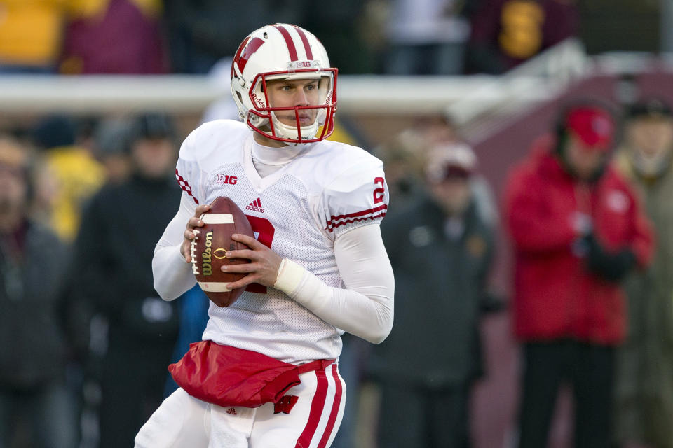 Nov 28, 2015; Minneapolis, MN, USA; Wisconsin Badgers quarterback Joel Stave (2) drops back for a pass in the first half against the <a class="link " href="https://sports.yahoo.com/ncaaf/teams/minnesota/" data-i13n="sec:content-canvas;subsec:anchor_text;elm:context_link" data-ylk="slk:Minnesota Golden Gophers;sec:content-canvas;subsec:anchor_text;elm:context_link;itc:0">Minnesota Golden Gophers</a> at TCF Bank Stadium. Mandatory Credit: Jesse Johnson-USA TODAY Sports