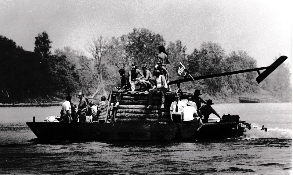 An early version of the Redbanks Queen, Henderson's entry in the Great Ohio River Flatboat Race, which took place annually between 1973 and 1986.