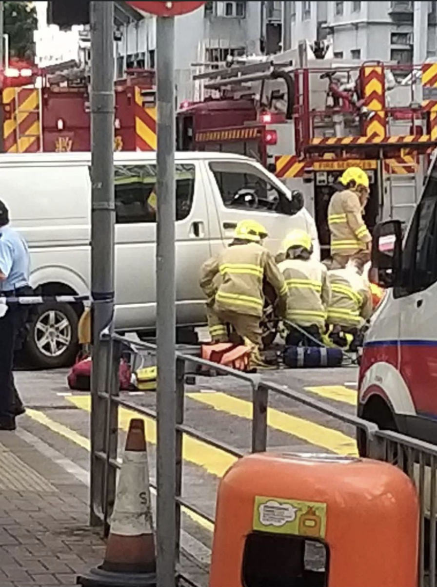 香港仔今早（5日）近 9 時發生車禍，一名 74 歲老婦橫過馬路時，被一輛輕型貨車撞倒，她頭部嚴重受傷，昏迷送院後證實不治。