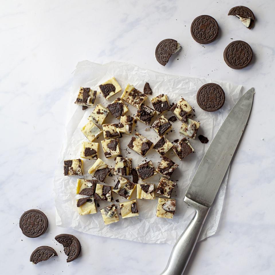 <p>This easy 3 ingredient fudge requires no scales – most chocolate comes in 100g or 200g bars, so you can add it without needing to weigh it.</p><p><strong>Recipe: <a href="https://www.goodhousekeeping.com/uk/food/recipes/a32890835/three-ingredient-white-chocolate-oreo-fudge/" rel="nofollow noopener" target="_blank" data-ylk="slk:Three Ingredient Chocolate Oreo Fudge;elm:context_link;itc:0;sec:content-canvas" class="link ">Three Ingredient Chocolate Oreo Fudge</a></strong></p>