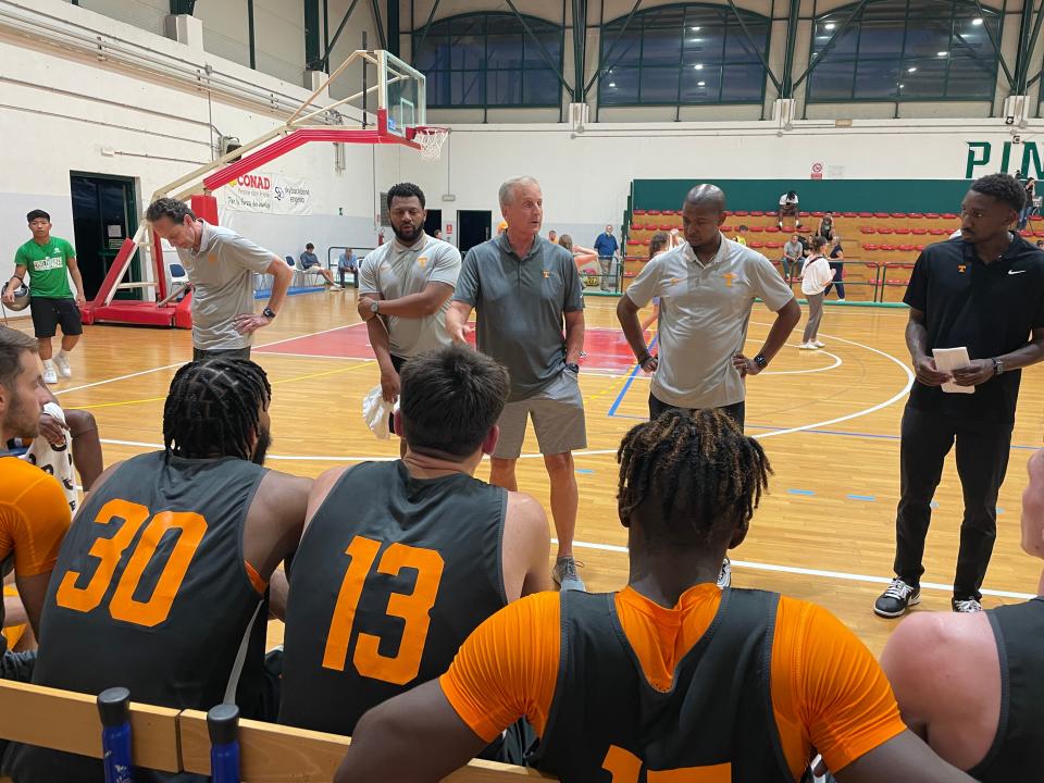 Rick Barnes speaks to his Tennessee basketball team after the Vols played their first game in Florence, Italy, on Aug. 4, 2023.