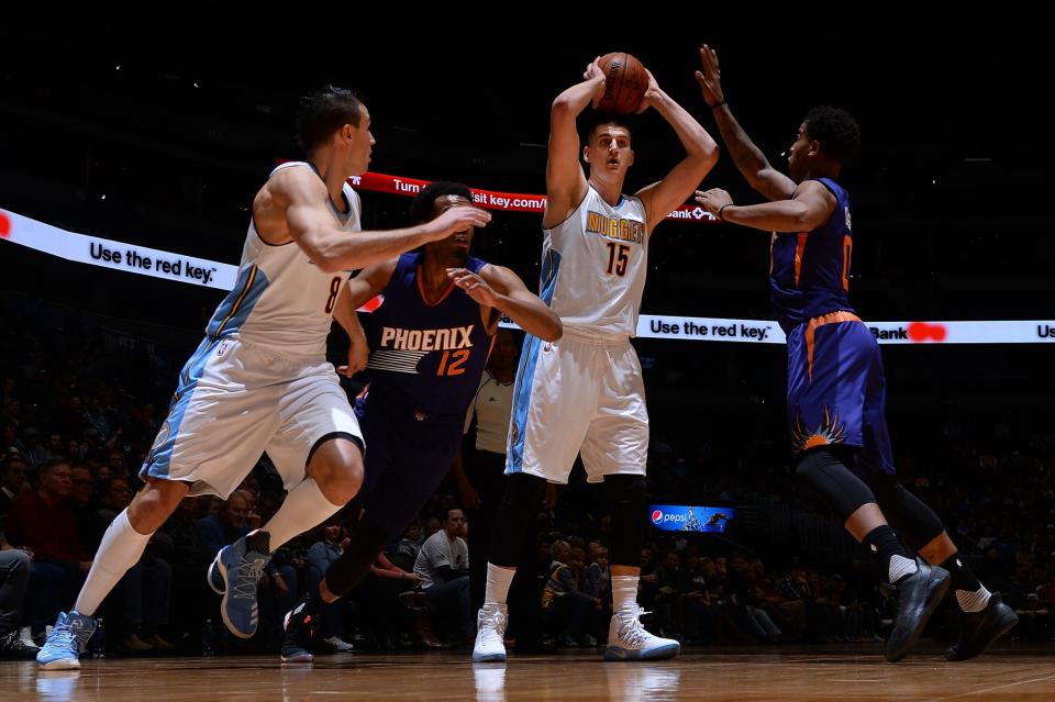 Nikola Jokic has already made the pass in his mind. (Getty Images)