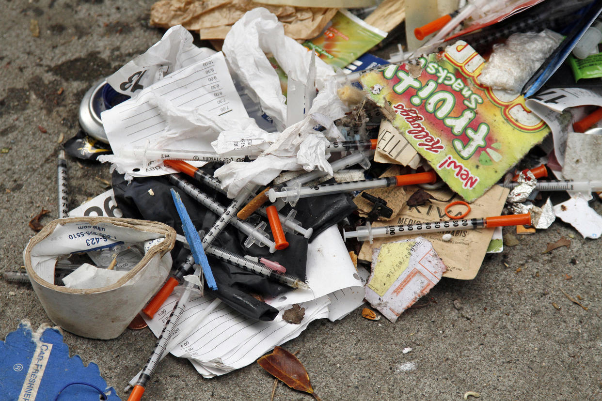 More than 3,700 people signed a petition requesting safe syringe disposal boxes in Starbucks&rsquo; bathrooms, citing fears about contracting injecting diseases like HIV, hepatitis C and hepatitis B. (Photo: ASSOCIATED PRESS)