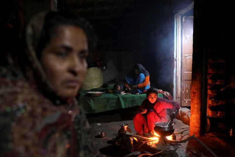 The Wider Image: Living on the edge, Pakistani Hindus still feel safer in India