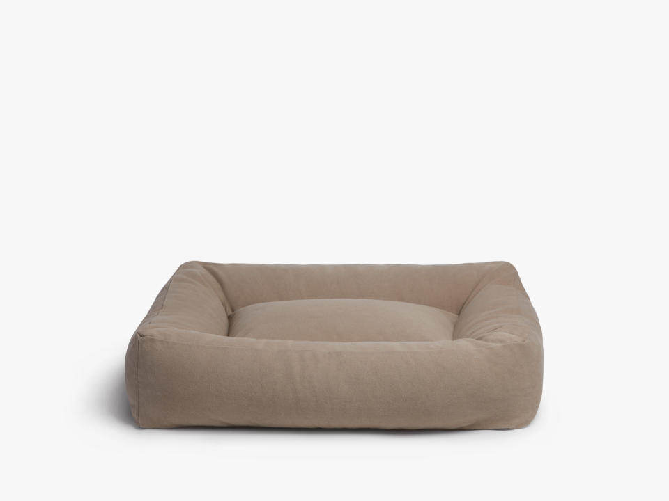 <p><a href="https://go.redirectingat.com?id=74968X1596630&url=https%3A%2F%2Fwww.parachutehome.com%2Fproducts%2Fcanvas-bolster-dog-bed&sref=https%3A%2F%2Fwww.esquire.com%2Flifestyle%2Fg41285851%2Fgifts-for-in-laws%2F" rel="nofollow noopener" target="_blank" data-ylk="slk:Shop Now;elm:context_link;itc:0;sec:content-canvas" class="link ">Shop Now</a></p><p>Canvas Bolster Dog Bed</p><p>parachutehome.com</p><p>$149.00</p>