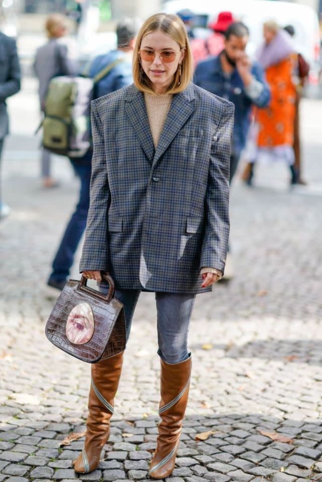 <p>Be fearless with shoulder pads like Pernille Teisbaek.</p>