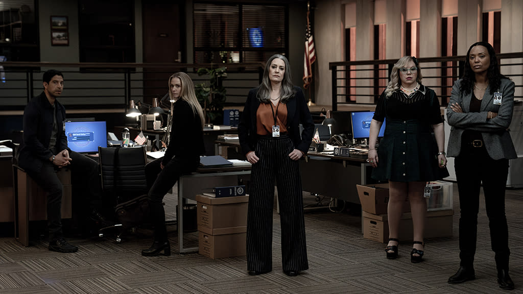  (From l.): Adam Rodriguez, A.J. Cook, Paget Brewster, Kirsten Vangsness and Aisha Tyler in ‘Criminal Minds: Evolution.’. 