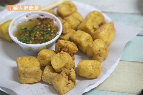 雖然黃豆的營養豐富但採用油炸、紅燒、加糖或勾芡的烹調方式，通通吃下肚反而可能造成健康的負擔。