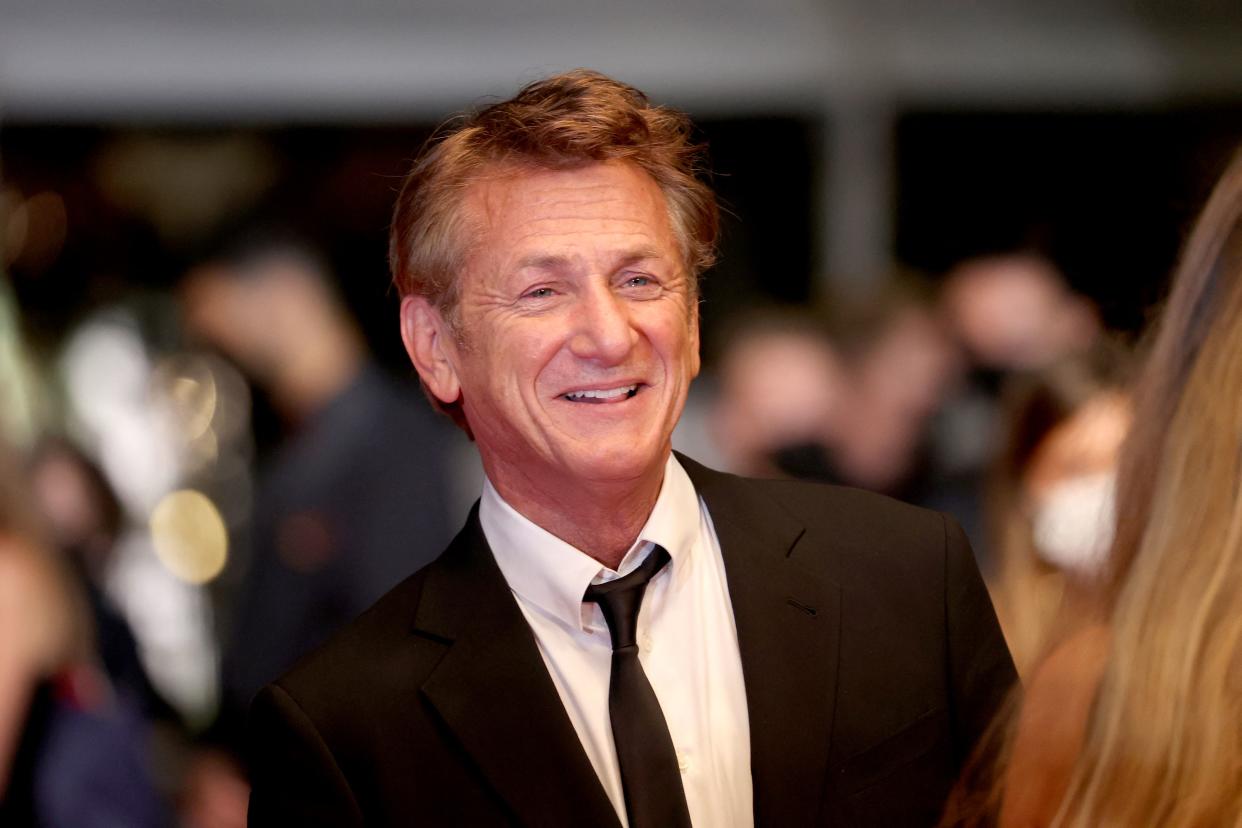 Sean Penn praises Ukraine President Zelensky in an interview with Anderson Cooper about his experience during the Russian invasion. (Photo: Valery HACHE / AFP) (Photo by VALERY HACHE/AFP via Getty Images)