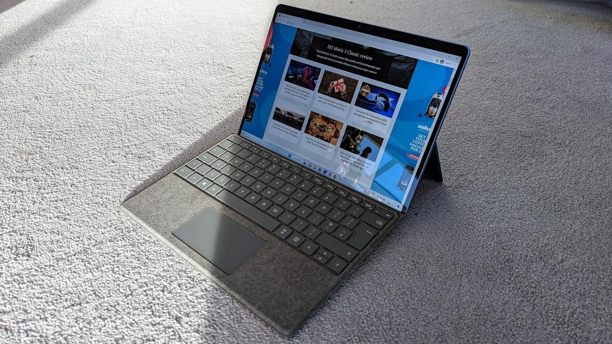  Microsoft Surface Pro 9. 