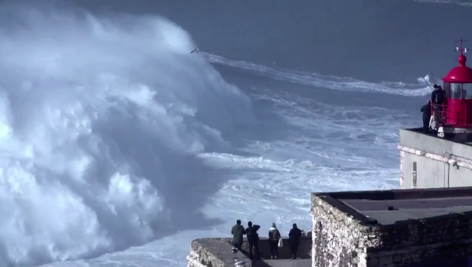 Rodrigo Koxa rode the world’s biggest wave (Picture: World Surf League)