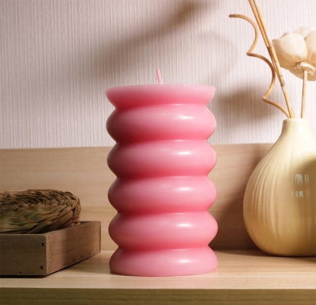 the pink bubble candle