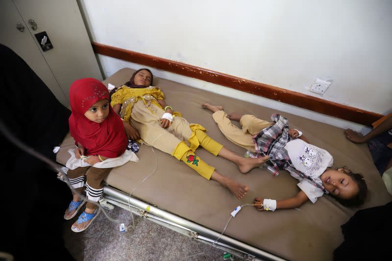 Girls recuperate from dengue fever at a hospital in al-Jarrahi district of Hodeidah