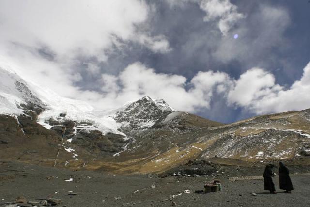 China glaciers shrink 15 percent in warming: Xinhua