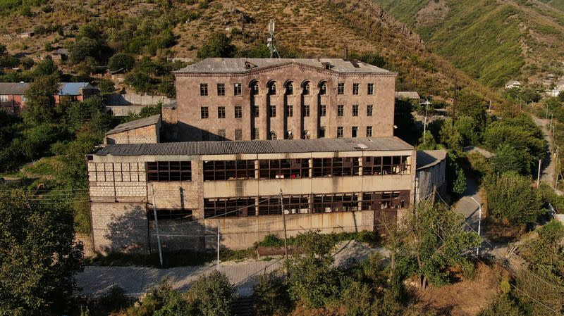 Russian and Iranian emigrates find haven in old Armenian factory