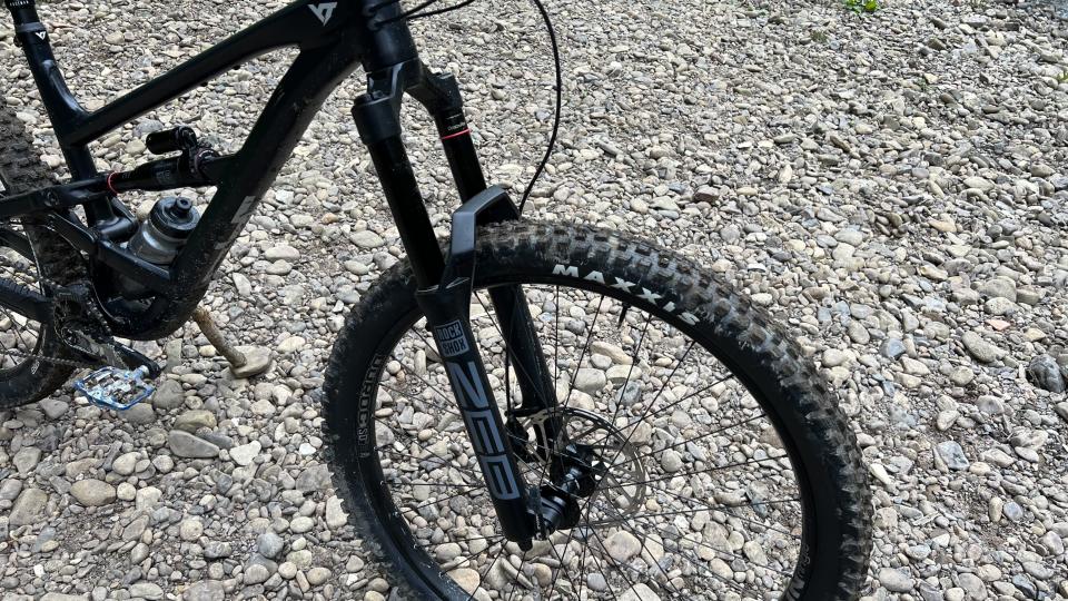 YT Capra Core 1 fork