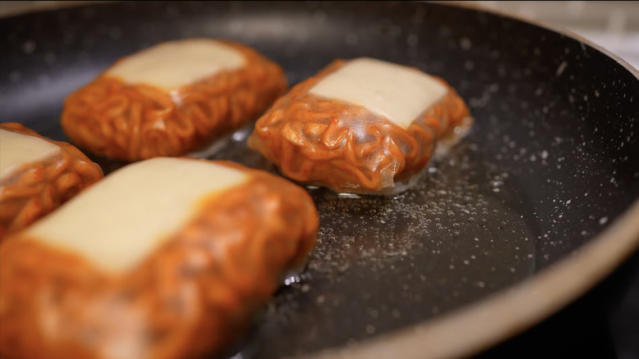 Wrap Your Ramen In Rice Paper For A Crispy, Filling Snack