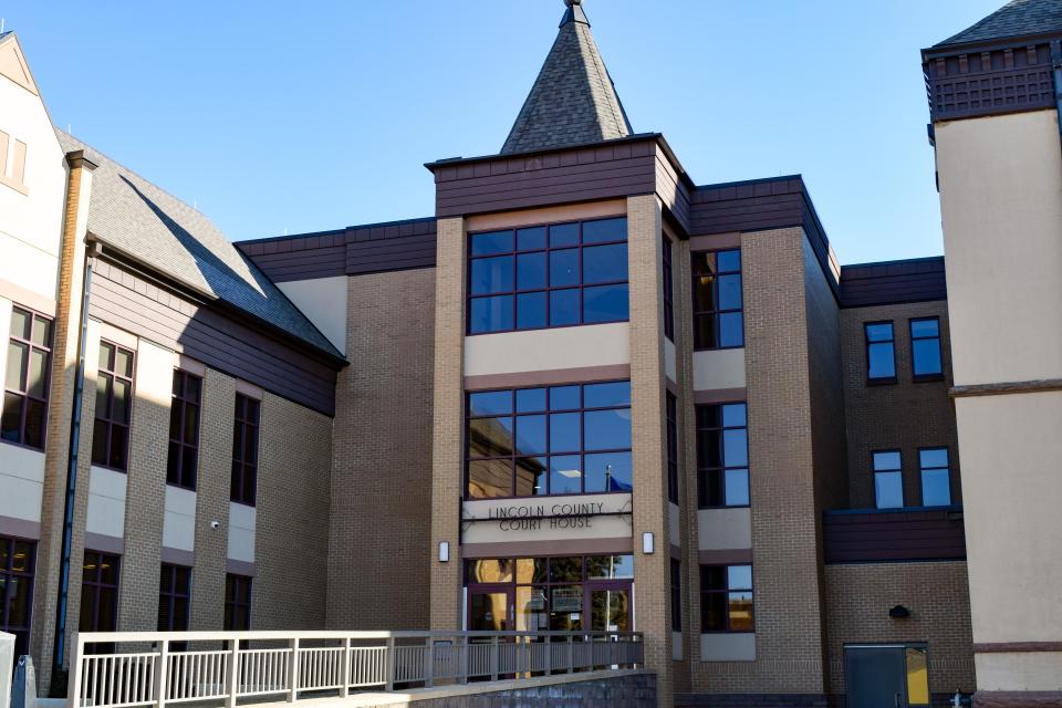 The entrance to the Lincoln County Courthouse in Canton on Tuesday, January 25, 2022.