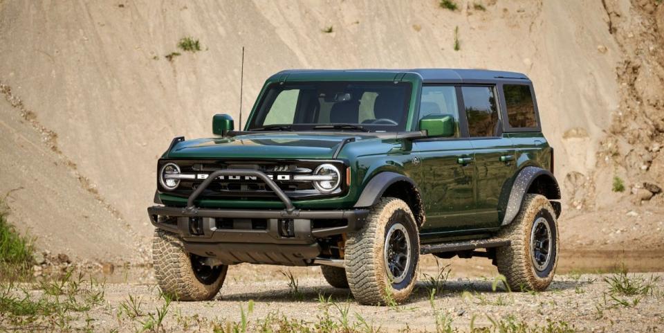 2022 ford bronco in eruption green