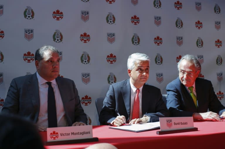 Football bosses from Canada, Mexico and the US announce a bid to become the first three-way co-hosts in the history of FIFA's showpiece tournament