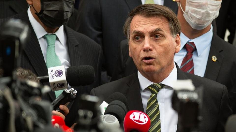 El presidente de Brasil, Jair Bolsonaro, es el foco de las críticas de muchos gobiernos de la región.