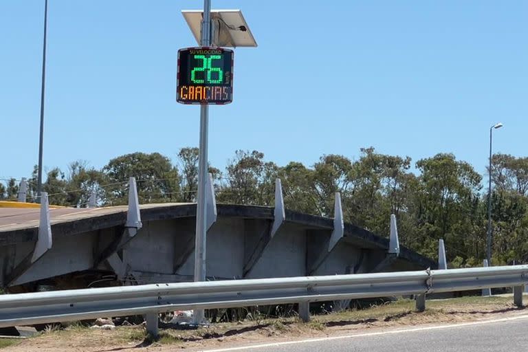 Uruguay instaló más de 100 radares en las rutas del país.