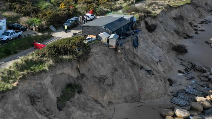 Haus am Rand einer Klippe bei Hemsby