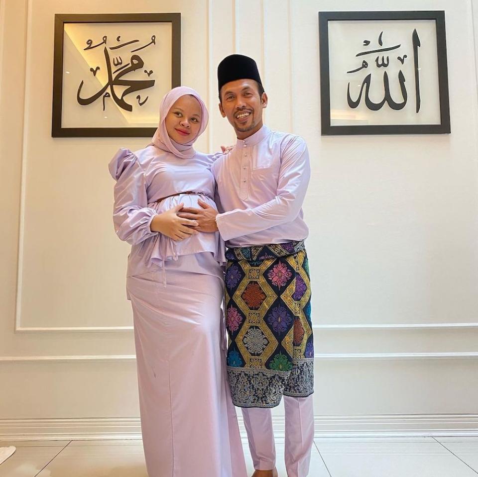 Local singer Siti Sarah who is seven months pregnant along with her husband and three kids has been tested positive for Covid-19. — Photo courtesy of Instagram/ Siti Sarah Raisuddin.