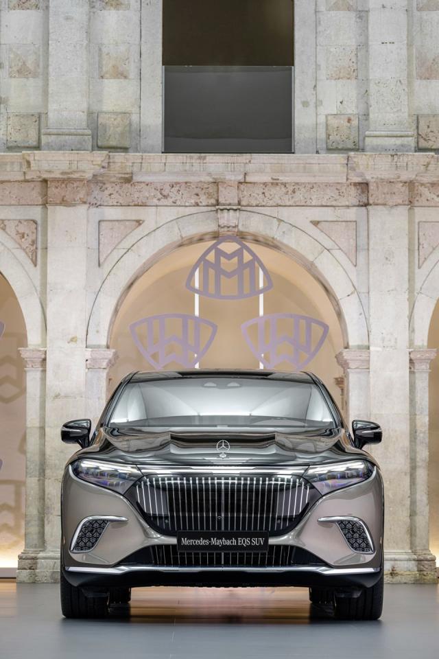 View Photos of the 2024 MercedesMaybach EQS SUV Inside and Out